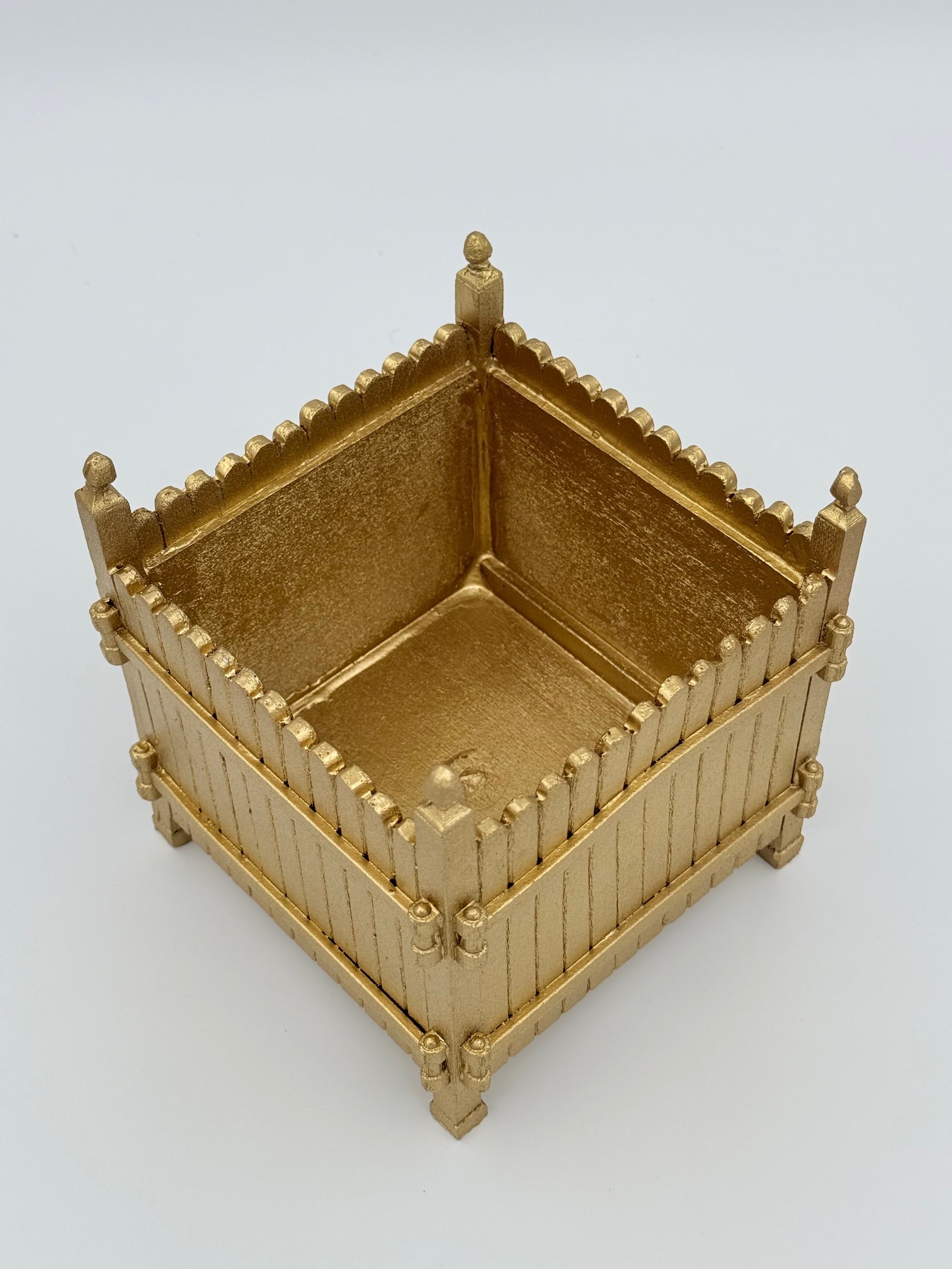 The Bagatelle Planter